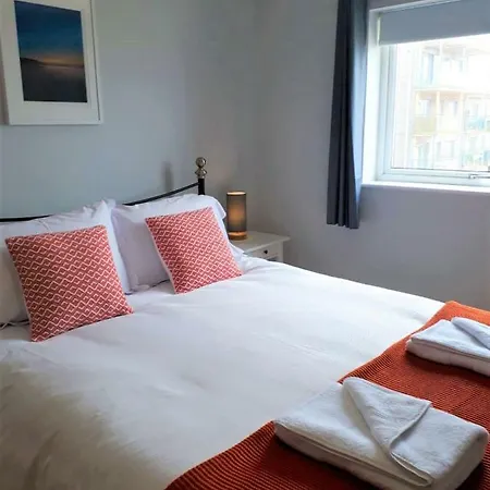 For The Shore, Fistral Beach Newquay - 2 Bed 2 Bath - Private Parking With Garage For 2 Vehicles Exterior photo