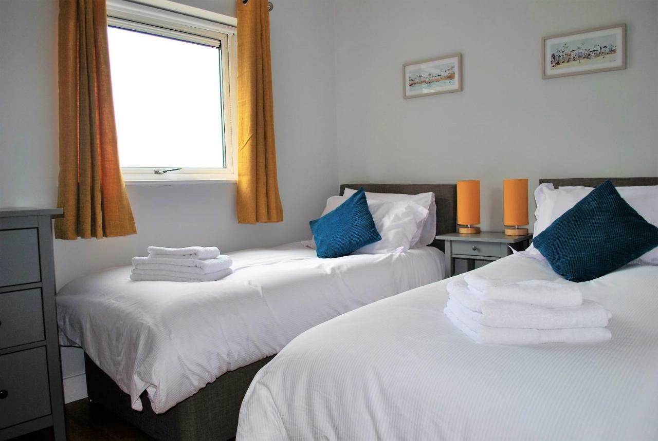 For The Shore, Fistral Newquay - 2 Bed 2 Bath - Private Parking With Garage For 2 Vehicles *