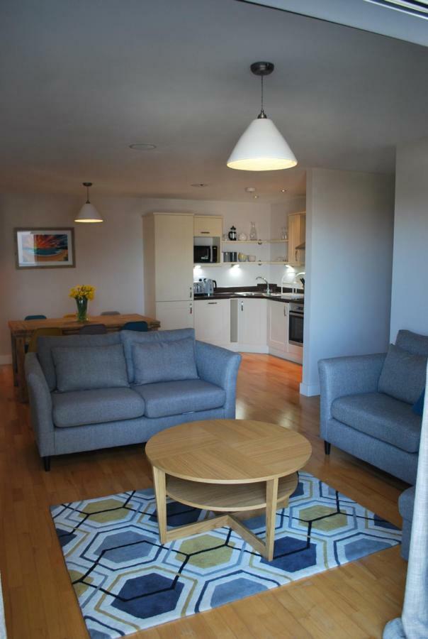 For The Shore, Fistral Newquay - 2 Bed 2 Bath - Private Parking With Garage For 2 Vehicles